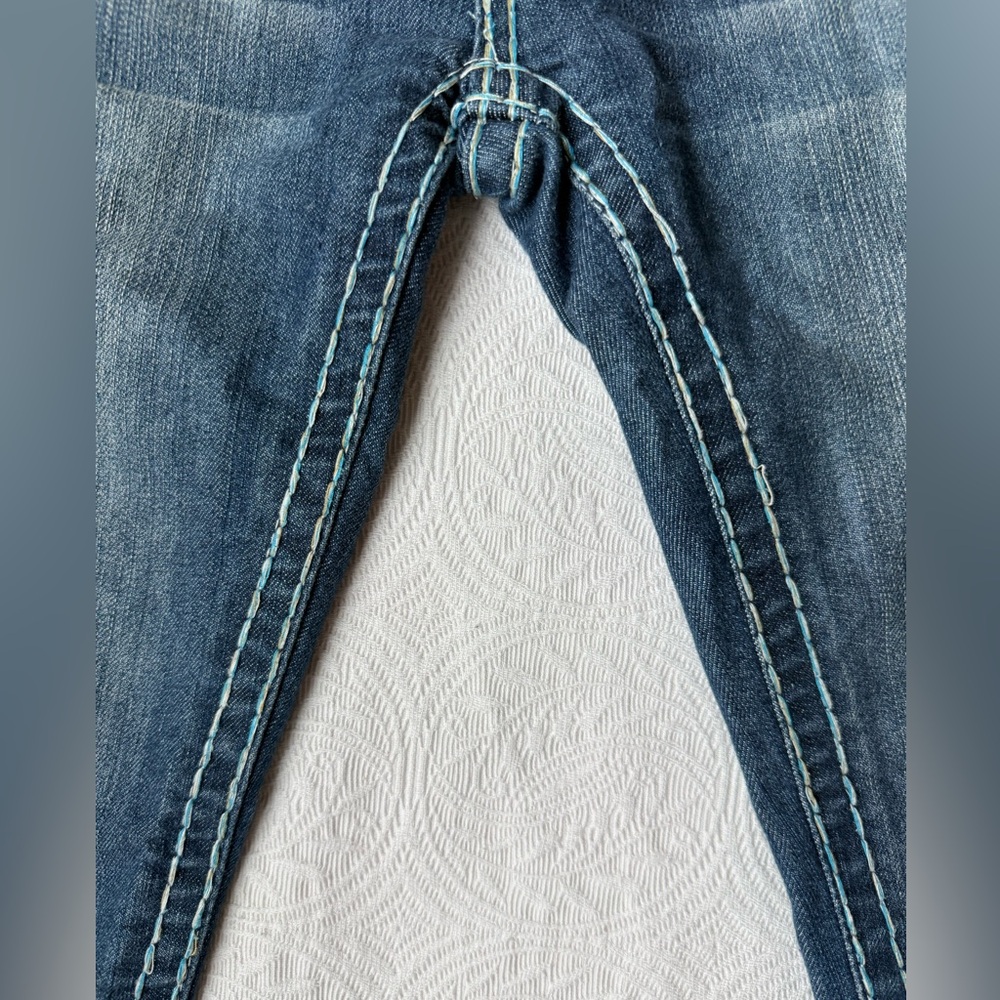True Religion Joey Super T Low Rise Jeans Rainbow Stitch Denim Jeweled Size 26 - Picture 5 of 13